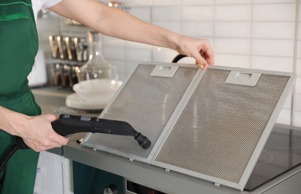 
 15 простых и эффективных способов почистить вытяжку на кухне                                 