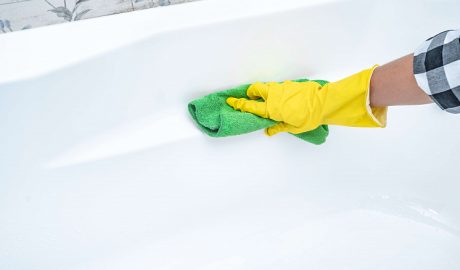 Чим очистити ванну від вапняного нальоту