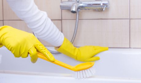 Як очистити акрилову ванну від жовтих плям